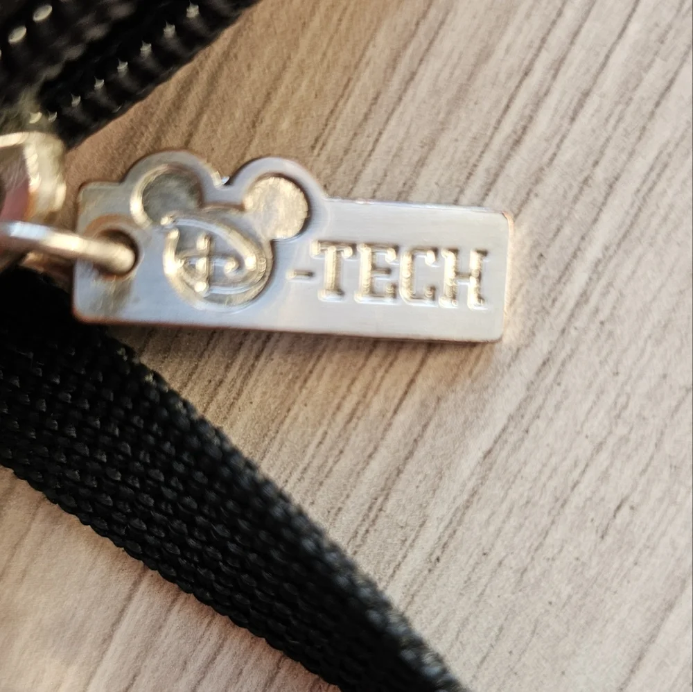 ๐ WALT DISNEYWORLD Mickey Mouse Disney Tech Crossbody Bag โ Padded & Magical! - Picture 7 of 9